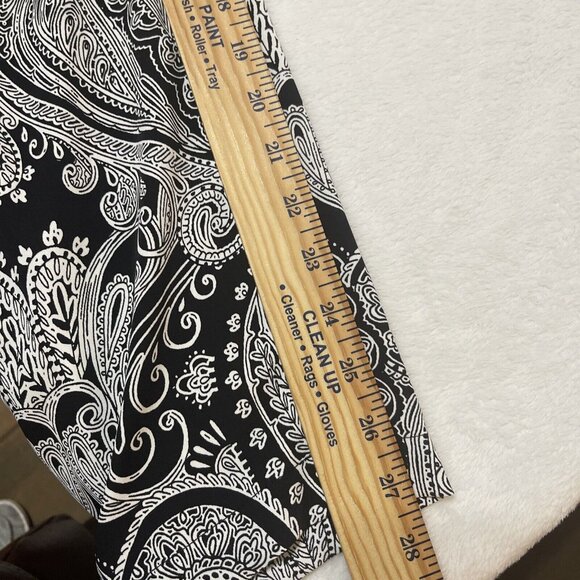 Chicos Paisley Tapered Ankle Pants Womens 2 US Large Black White Pull On - Picture 9 of 9